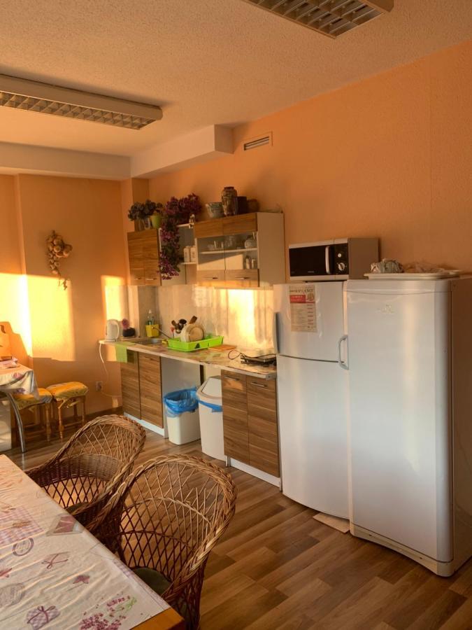 Tanie Noclegi Bartek 凯尔采 外观 照片